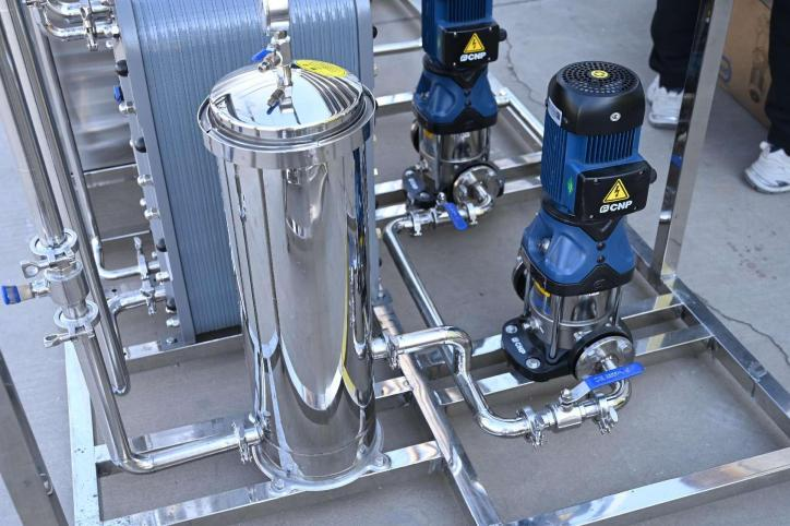 Security filter with quick-install connection