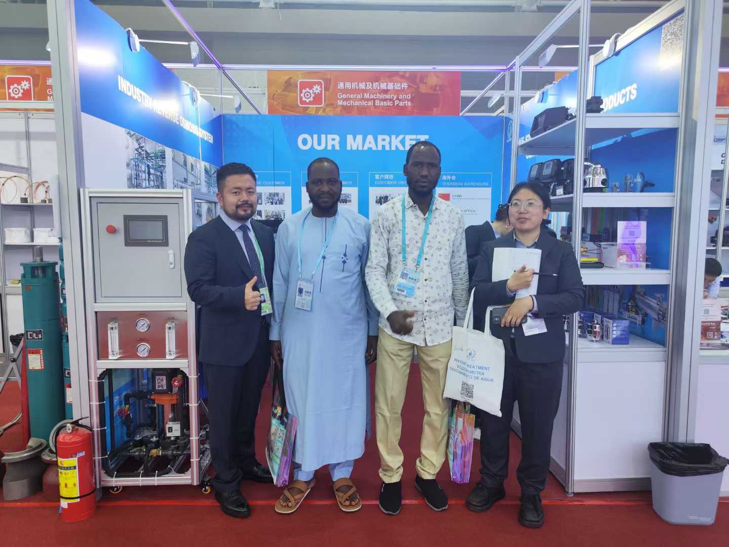 Canton Fair 2025 - Amanda Team Shines Bright on Day 1